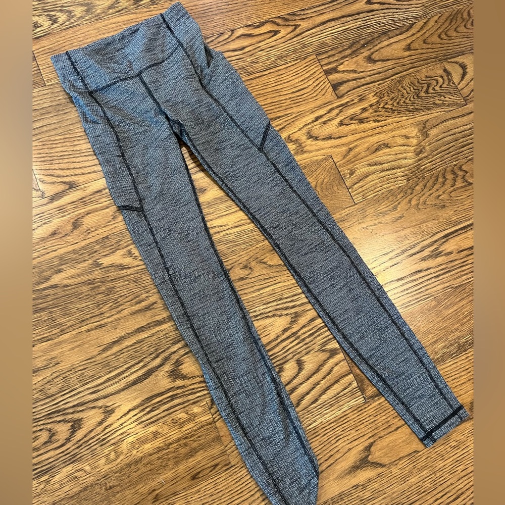 Lululemon fast and high leggings black and white